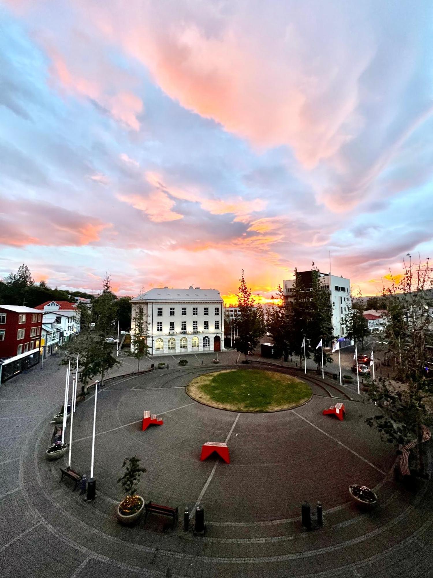 Lovely Penthouse Downtown With 3 Bedrooms Akureyri Exterior foto